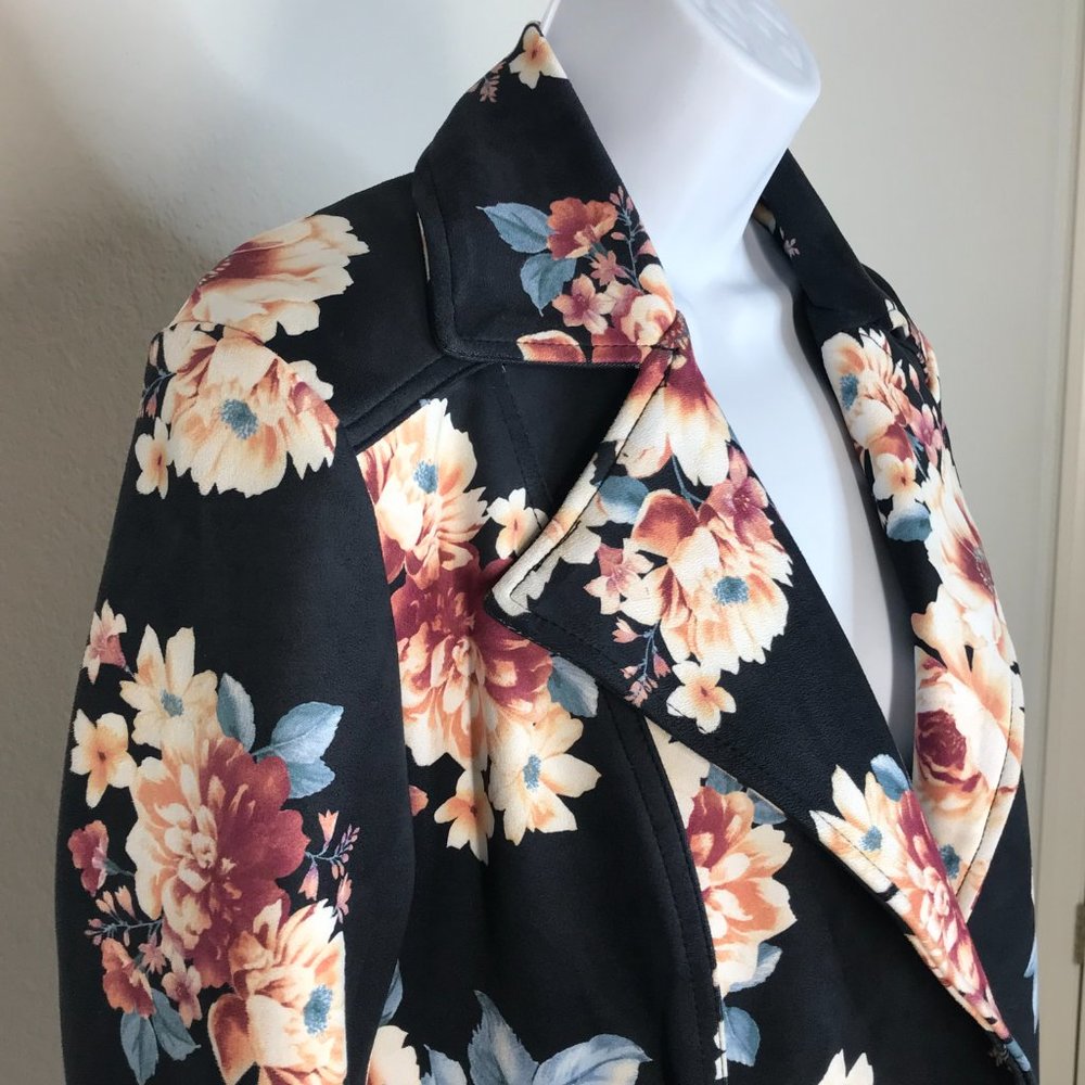 Philosophy Faux Leather Floral Jacket | Black/Floral | X-Small - Picture 7 of 15